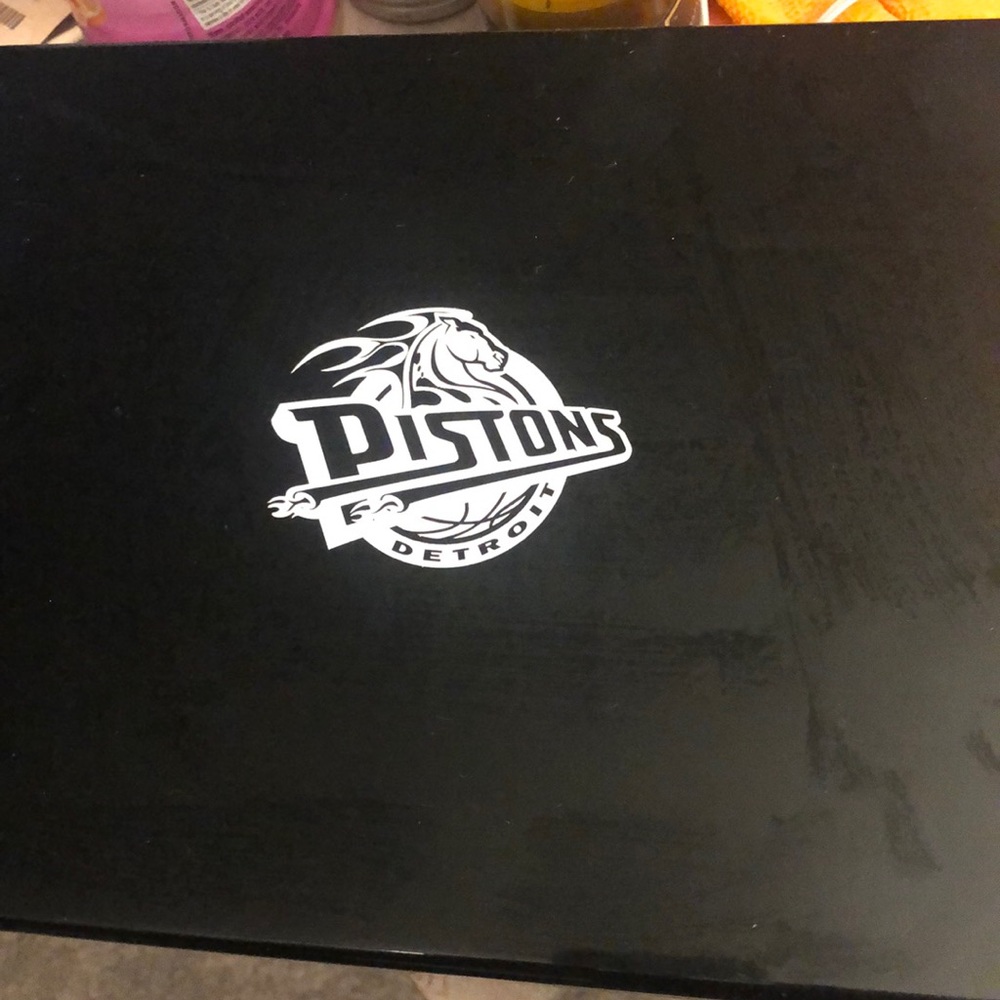 Detroit Pistons \ Callaway Golf Humidor